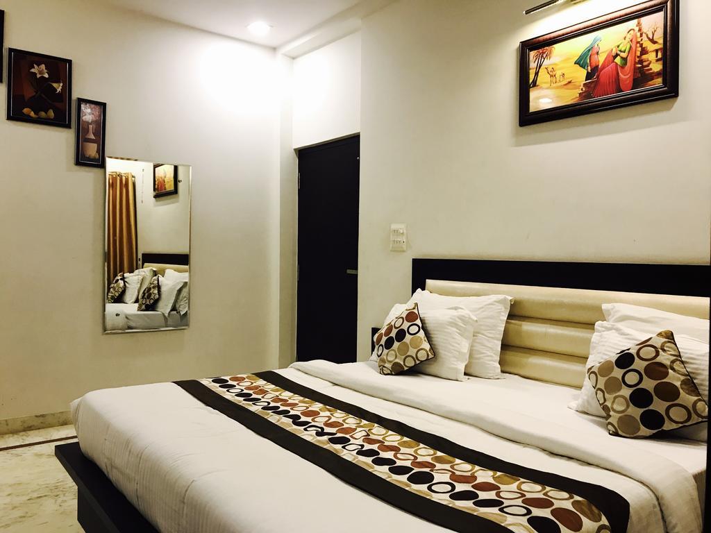 Hotel Aaradhya Residency Agra  Esterno foto