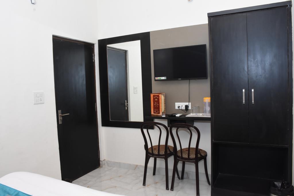 Hotel Aaradhya Residency Agra  Esterno foto