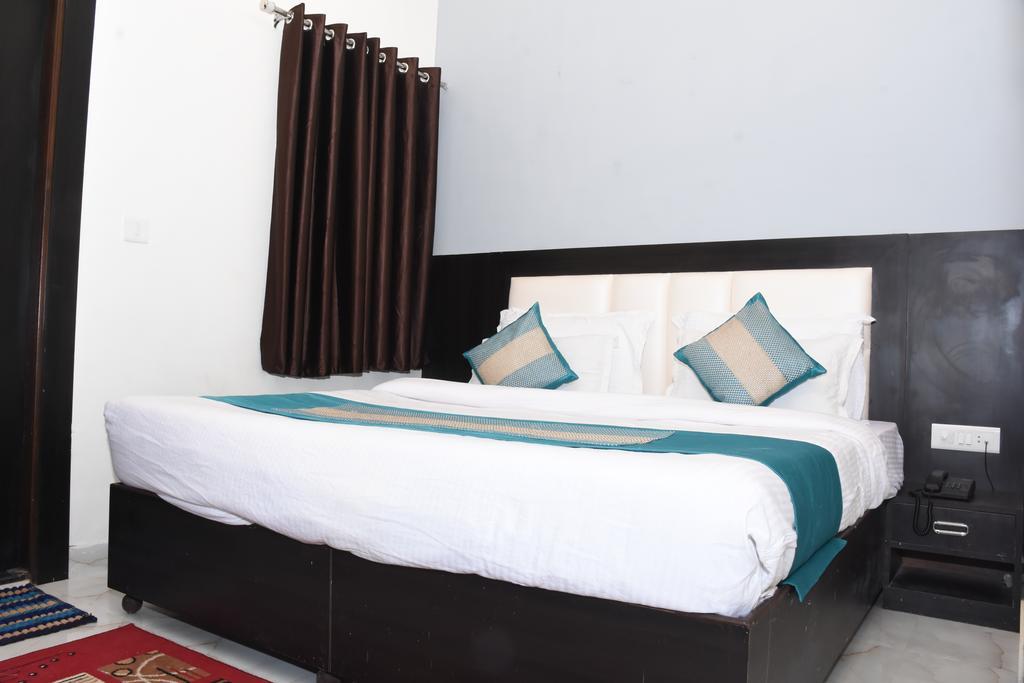 Hotel Aaradhya Residency Agra  Esterno foto